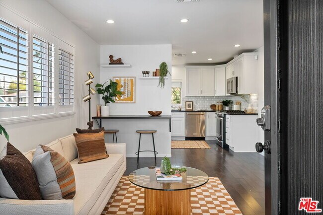 Foto del edificio - 614 Rosemont Ave