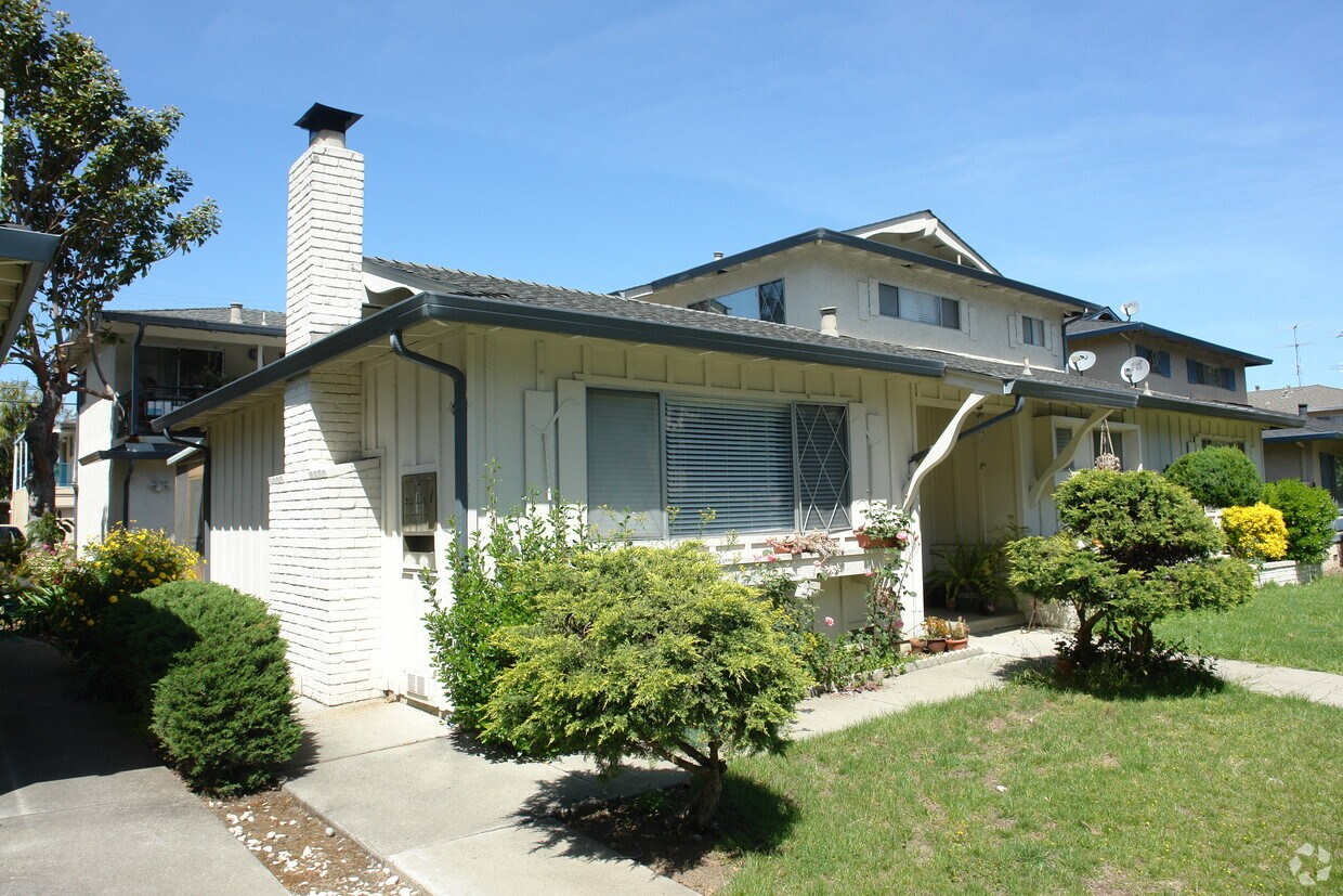Primary Photo - 309 Auburn Way
