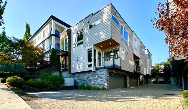 Foto del edificio - 2Bd/2.5Ba Kirkland Townhouse