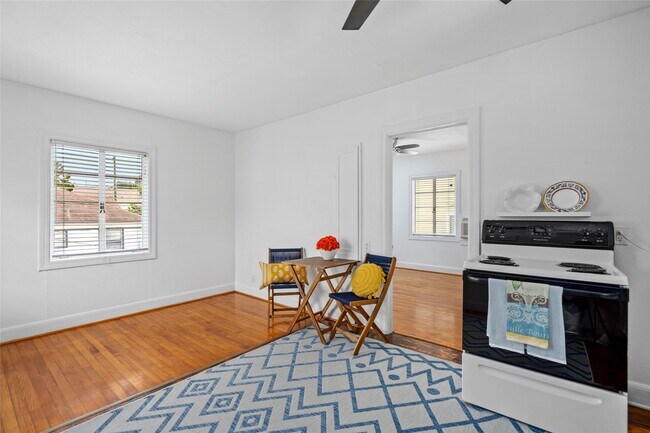 Foto del edificio - 1024 W 16th St