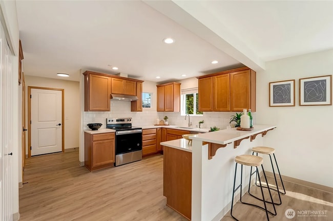 Foto del edificio - Beautifully Updated 3-Bedroom Townhome with Garage in Prime Lynnwood Location