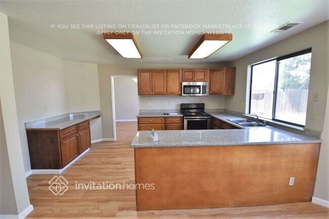 Foto del edificio - 1066 Eleanor Ln