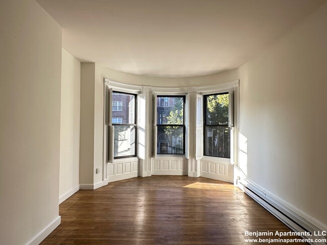 Building Photo - 510 Beacon St