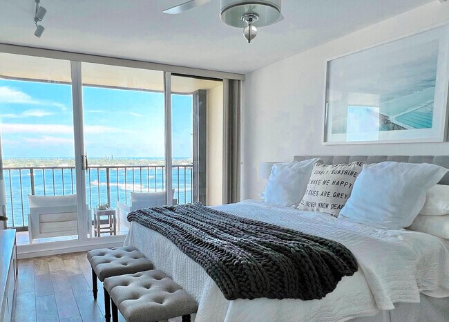 Foto del edificio - 132 Lakeshore Dr