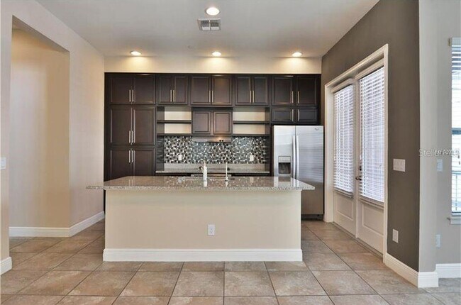 Foto del edificio - 590 Scotia Pl