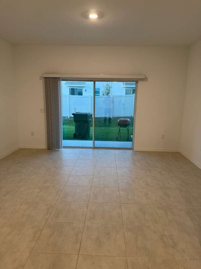 Foto del edificio - 3184 Skyline Loop