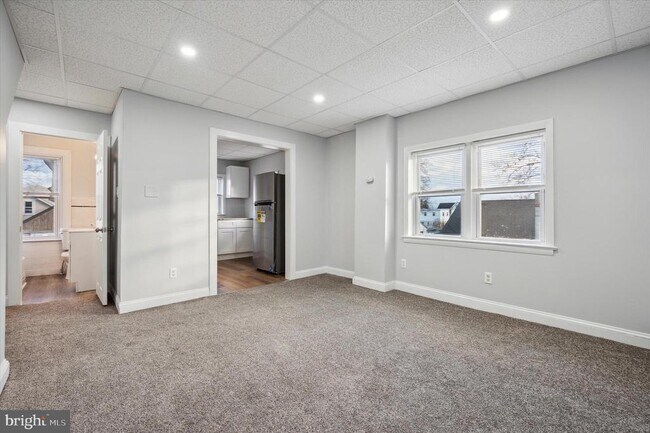 Building Photo - 238 Carre Ave