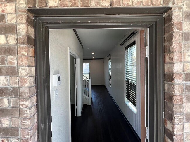 Building Photo - 309 Kaden Prince Dr