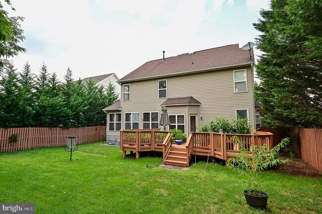 Building Photo - 46845 Northbrook Way