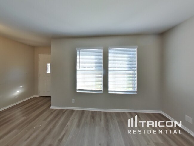 Foto del edificio - 219 Birchwood Bay