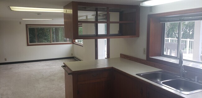 Foto del edificio - 1040 Elliott Ave W