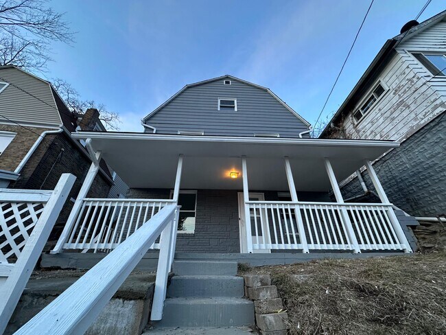 Foto del edificio - 2323 Patterson Ave