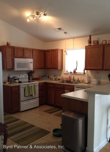 Foto del edificio - 920 Silvercrest Dr