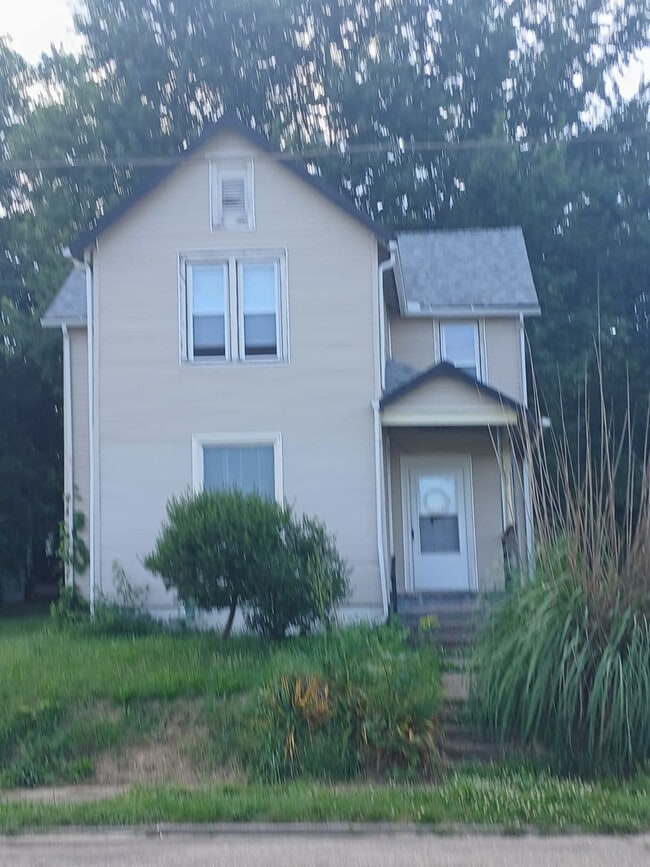 Building Photo - 935 Morgan Ave