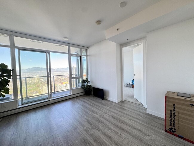 Photo du bâtiment - 13350 Central Ave