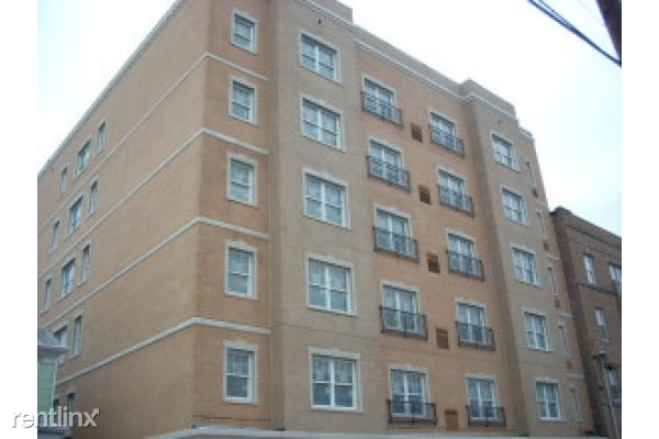 Building Photo - 197 Academy St