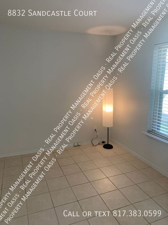 Foto del edificio - 8832 Sandcastle Ct
