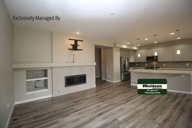 Building Photo - 2322 Pelican Bay Dr
