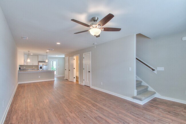 Building Photo - 612 Hadley Village Blvd