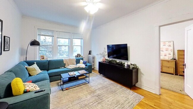 Foto del edificio - 1339 W Addison St