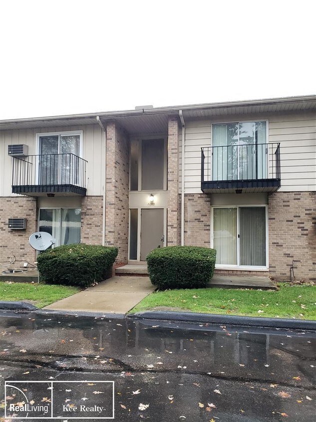 Primary Photo - 31555 Fraser Dr