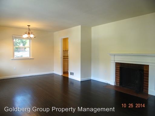 Foto del edificio - 121 Whitmoor Ter