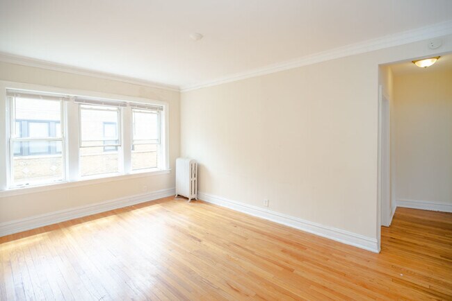 Building Photo - 4821 N Springfield Ave