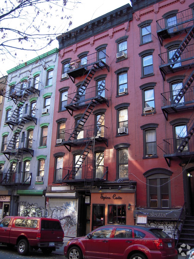 Building Photo - 326 E 6th St