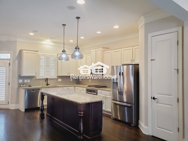 Foto del edificio - 922 Canterbury Ln NE