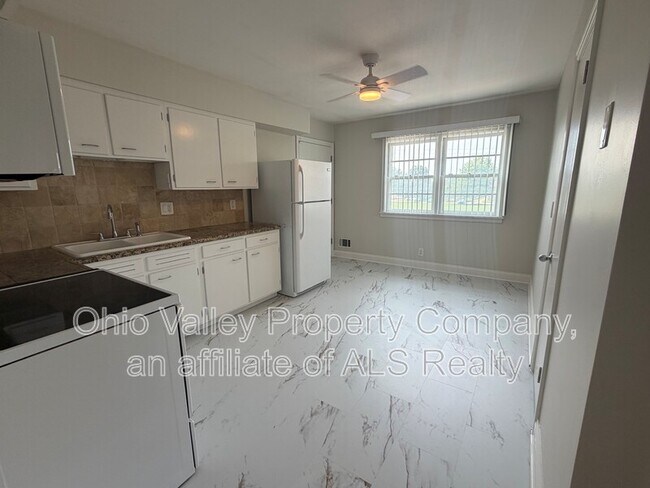 Building Photo - 2910 Abigail Dr