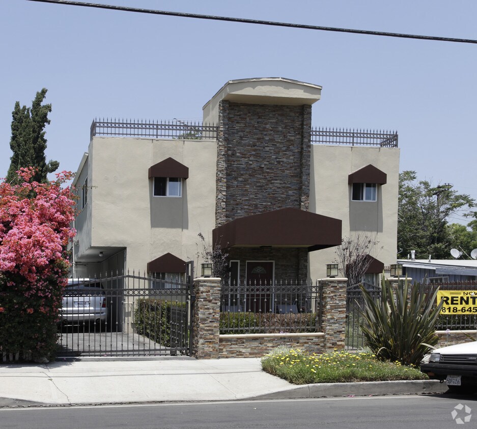 Building Photo - 11523 Hatteras St
