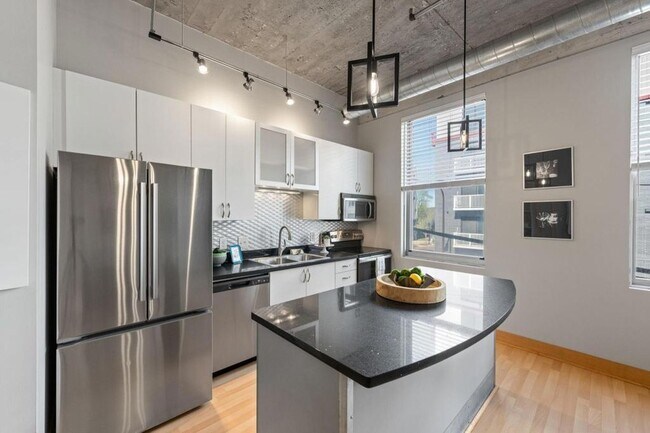 Building Photo - 918 N 3rd St