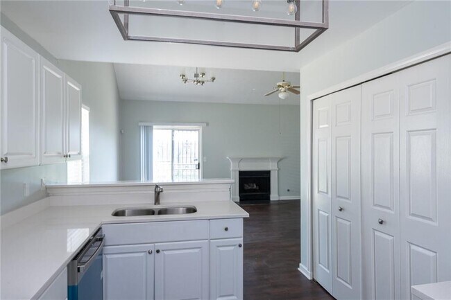 Foto del edificio - 3690 Manor Ct SW