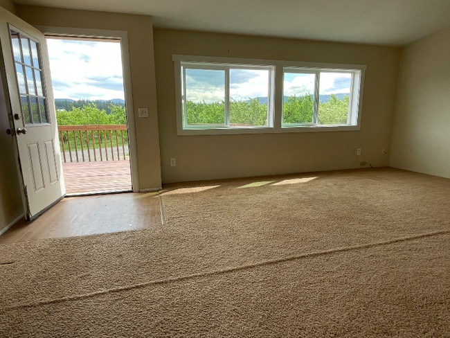 Building Photo - 3760 Blackburn Dr