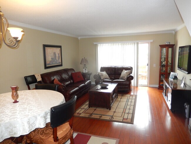 Foto del edificio - Updated 2 Bed, 1.5 Bath in La Mesa!! Water/Trash Included