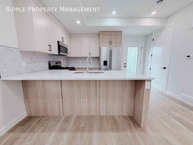 Building Photo - BRAND NEW 3 BEDS, 2.5 BATHS MULTIPLEX