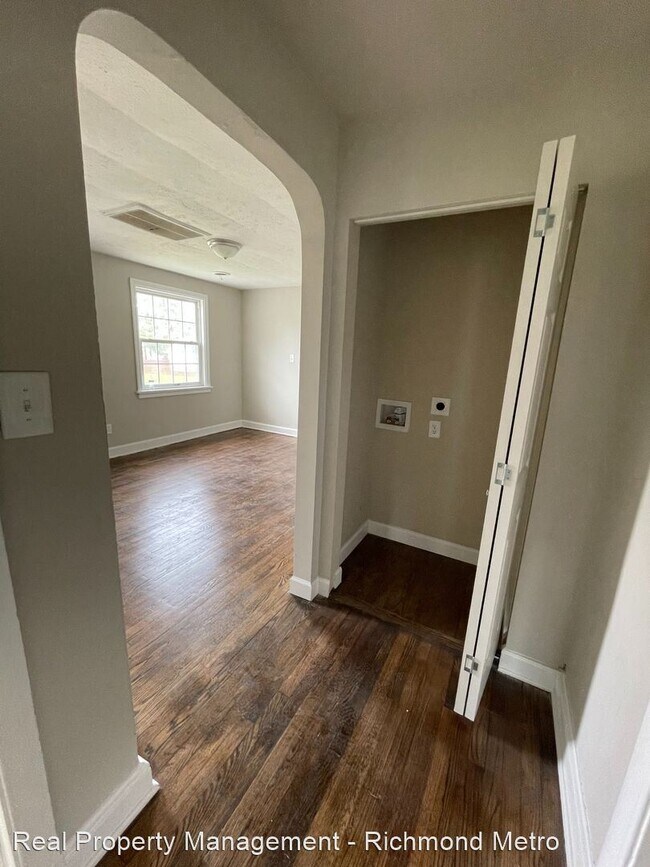 Building Photo - 3 br, 1 bath House - 4509 Eastover Ave