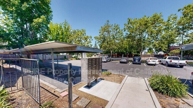 Building Photo - 1450 E Cotati Ave