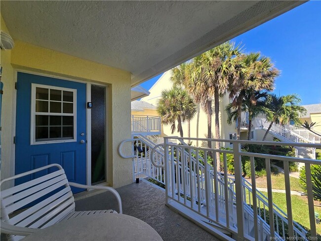 Building Photo - 5564 NE Gulfstream Way