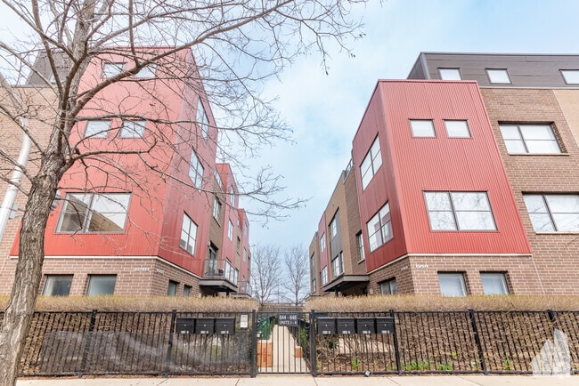 Building Photo - 648 W 16th St