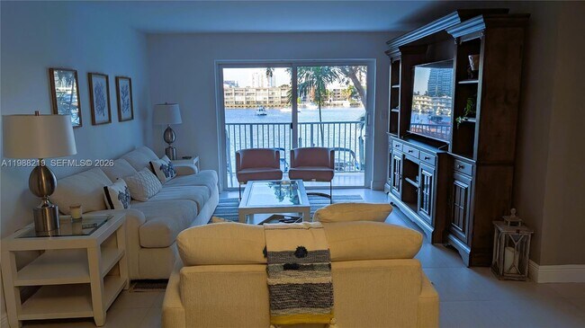 Foto del edificio - 400 Golden Isles Dr