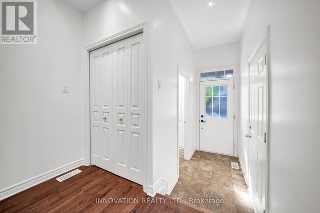 Photo du bâtiment - 956 Fletcher Cir