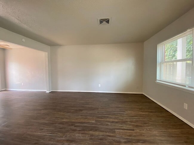 Photo - 2 bedroom 1.5 duplex House