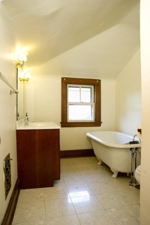 Building Photo - 7 Faraday St