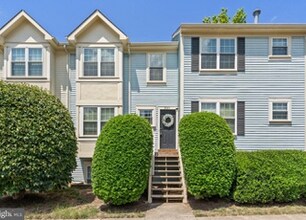 Building Photo - 203 Fernwood Pl