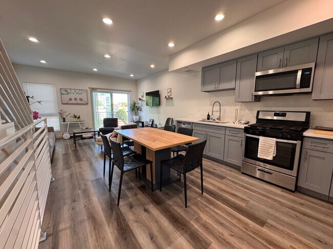 Foto del edificio - 2625 Somerset Dr