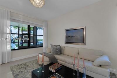 Foto del edificio - 15533 N Miami Lakeway