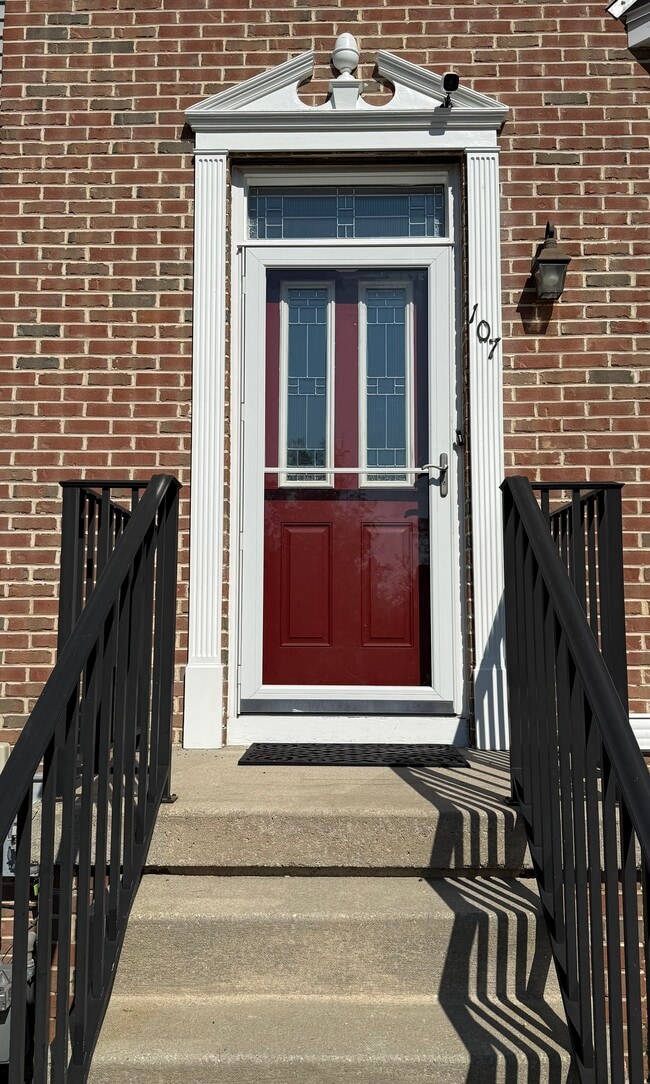 Building Photo - 107 Stoneshire Dr