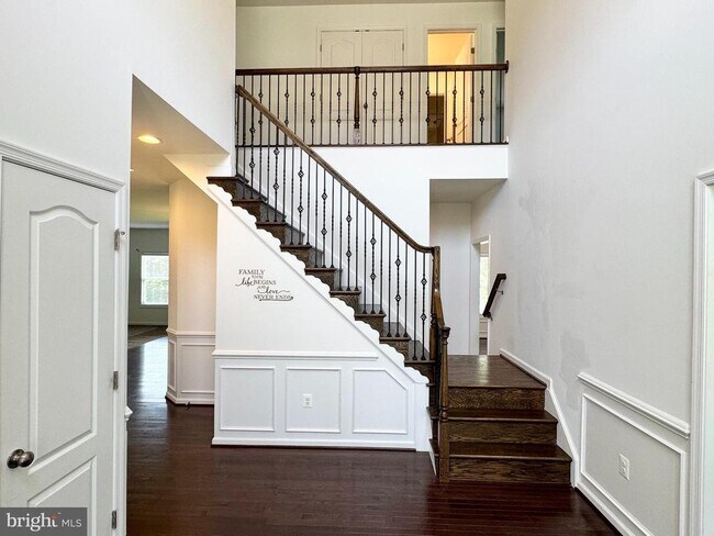 Foto del edificio - 133 Brooke Point Ct