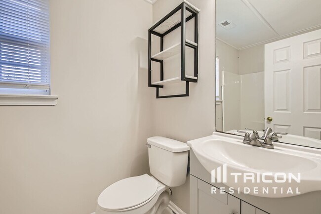 Foto del edificio - 9022 Jaldena Dr